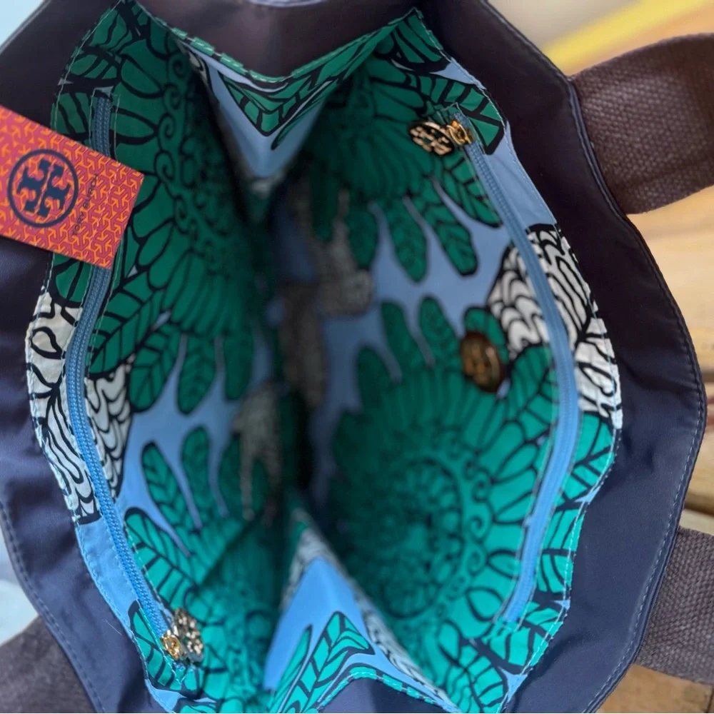 Tory Burch-  North South Tory tote navy and brown patent bag - Picture 3 of 5